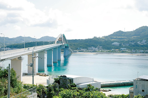 瀬底大橋の画像