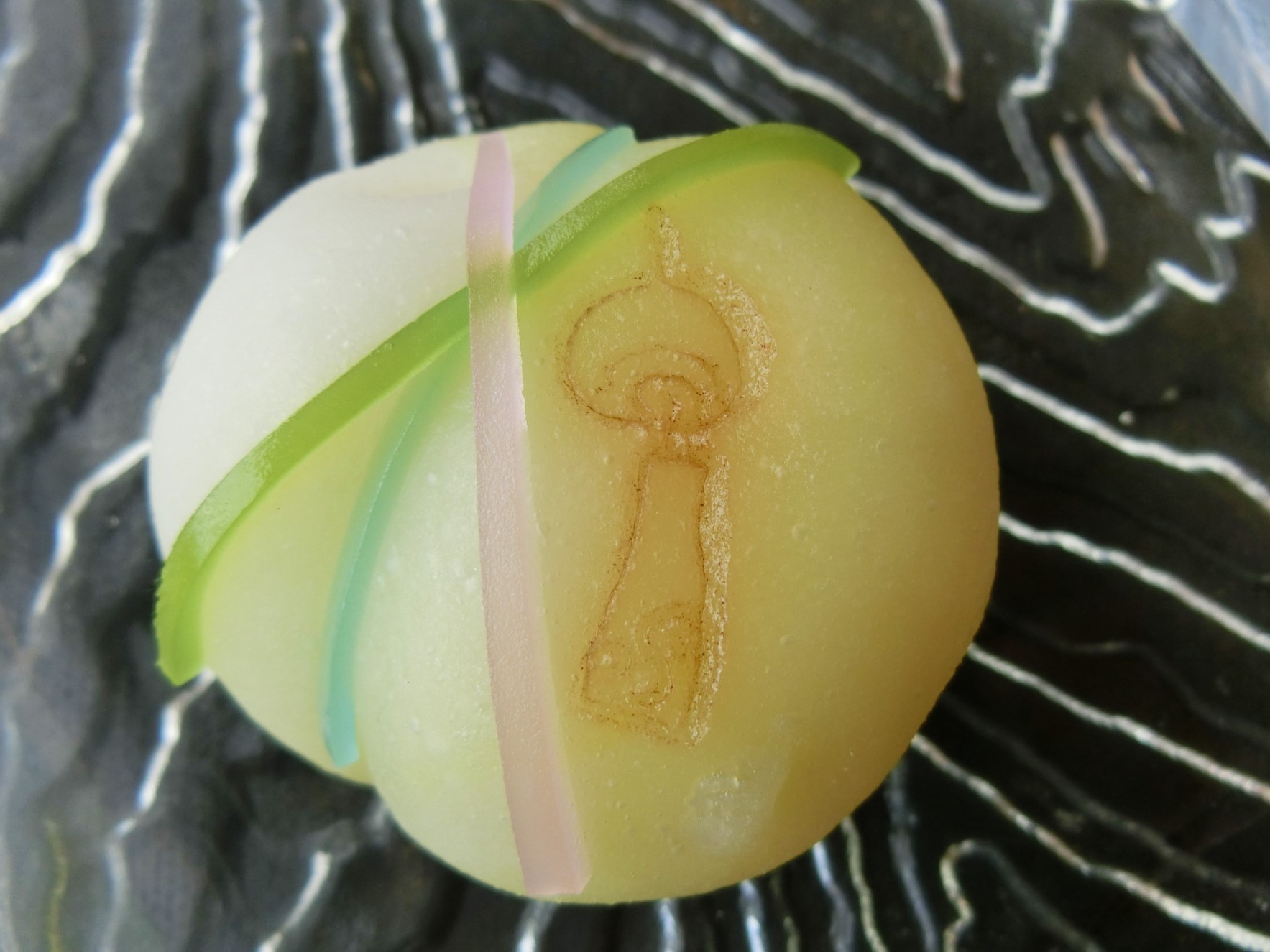 8月 【葉月】 | トピックス | 首里知念製菓 和菓子 四季彩 8月 【葉月】 | トピックス | 首里知念製菓 和菓子 四季彩